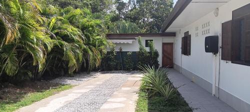 Cayenne House | Éden