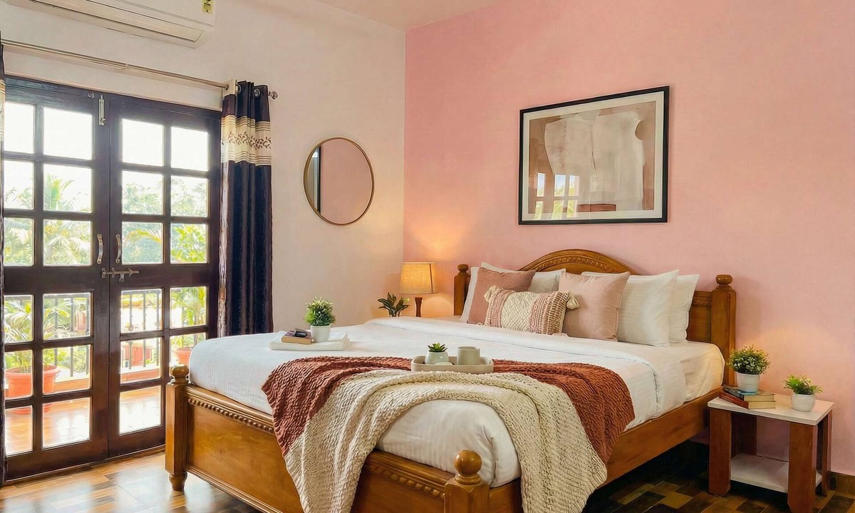 Gauravaddo House | 10 BR spacious luxury stay at Candolim with pool