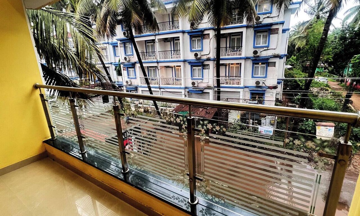 Benaulim Bed & Breakfast | 3 Balconies 1-BHK 900sq. ft Near Benaulim Beach Goa Private Entry & Parking WiFi