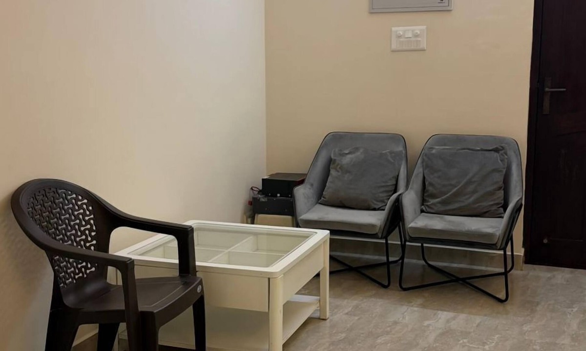 Perambur Purasavakam Apartment | 3-bedroom Ground Floor Family Apartment in GG Nagar Mogappair East