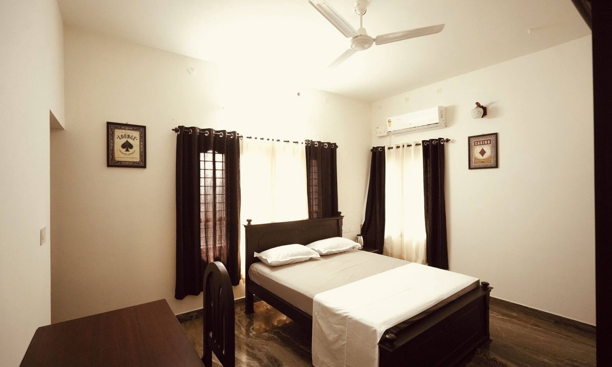 Alappuzha House | 3-bedroom house in peaceful Alappuzha with AC comfort