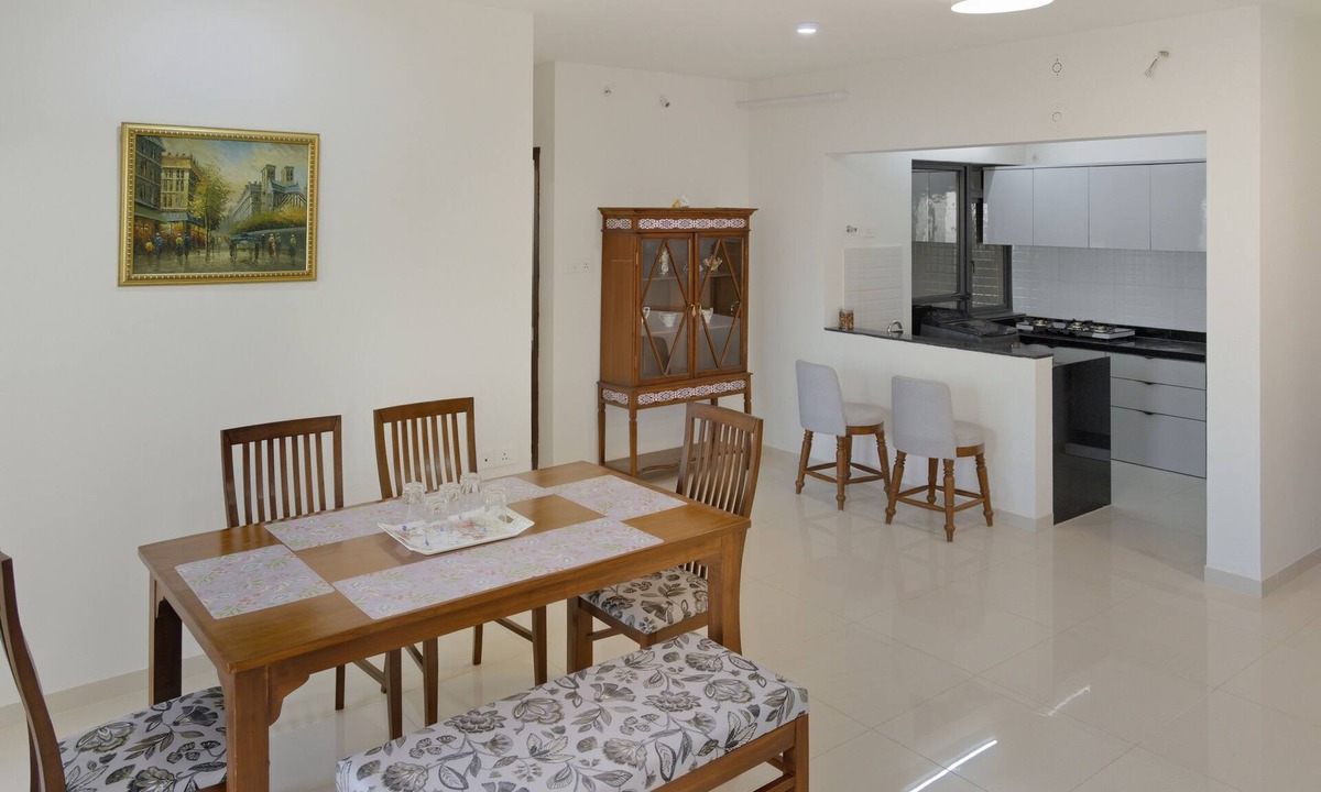 Paud Apartment | 4BHK flat 5 min drive from Oxford Golf Resort Pune and Flame university