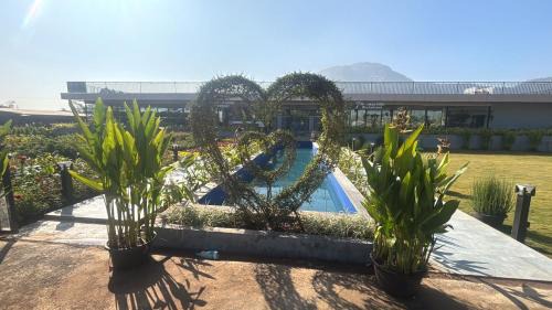 Paud Resort | 7 Tree Resort & Restaurant