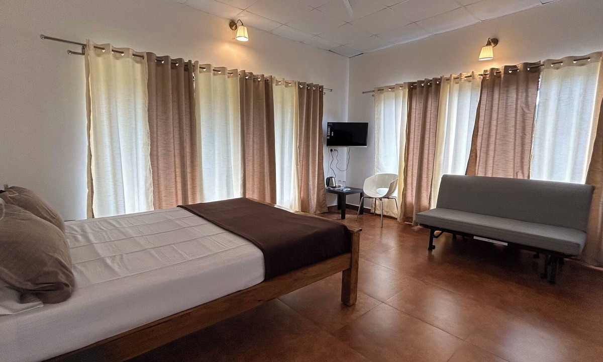 Sangameswarpet Bed & Breakfast | Acre 5 Homestay