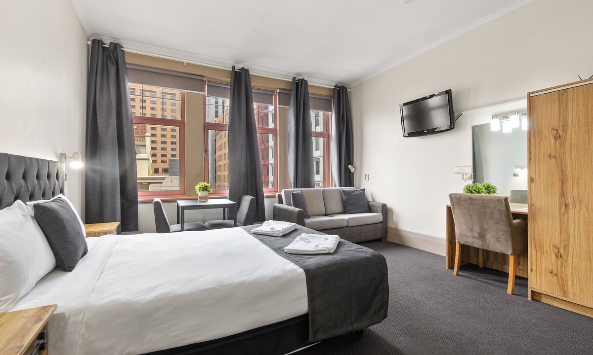 Adelaide Central Business District Hotel | Adelaide Paringa