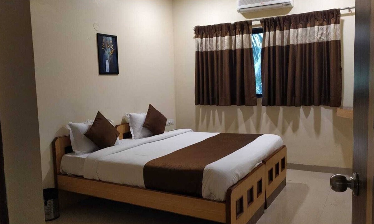 Girinagar Hotel | Aquarius Resort