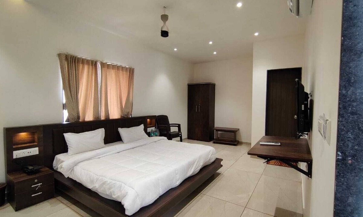 Veraval Hotel | Asopalav Lawns