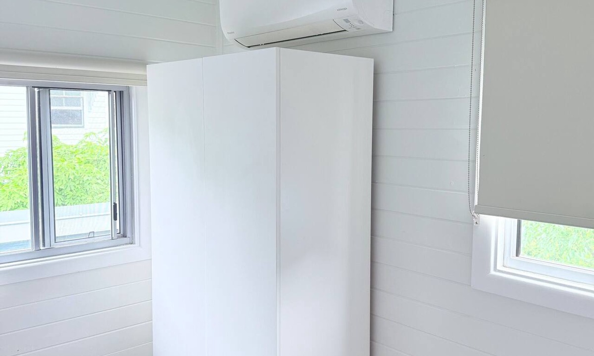 Emu Park Hostel | Beach accommodation shared facility