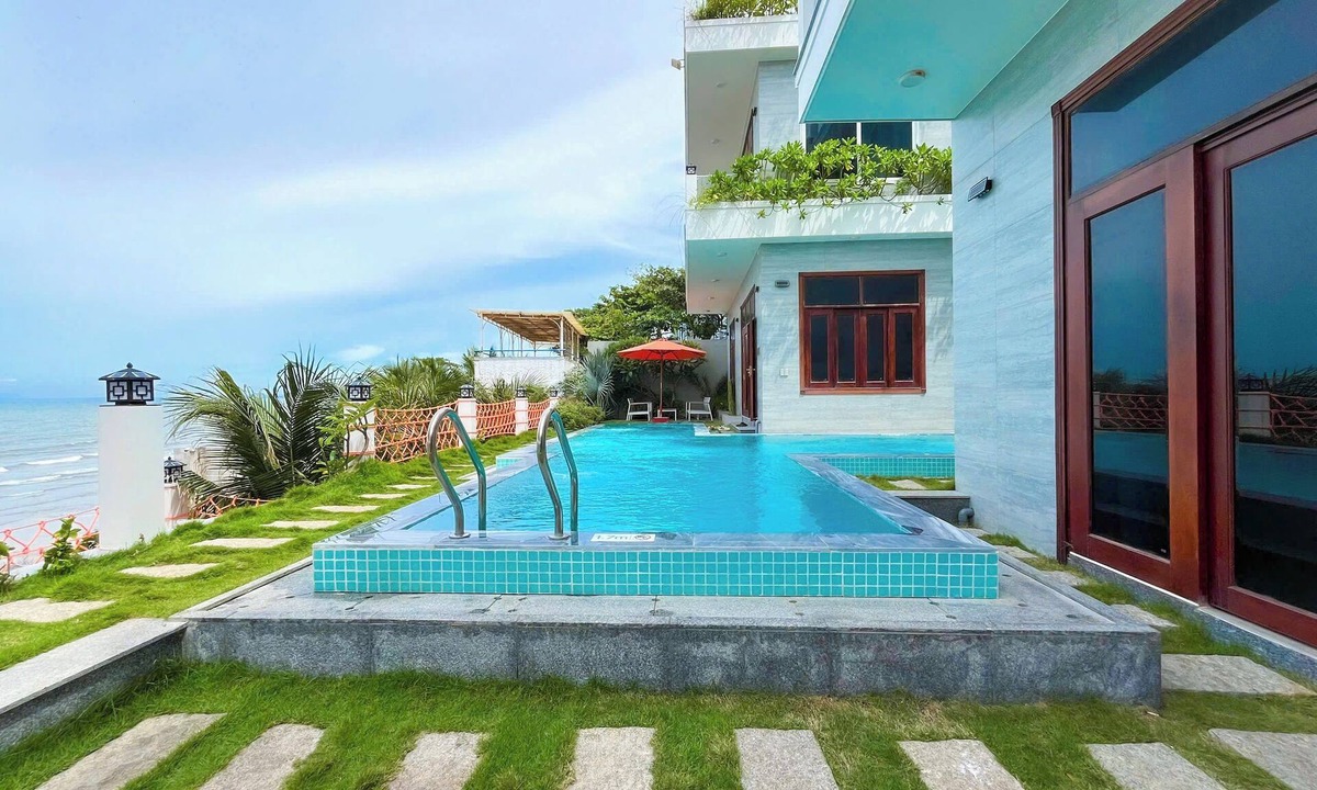 East Ham Tien Beach Villa | Beach Front Villa – 4BR - Bay View Resort, Mui Ne