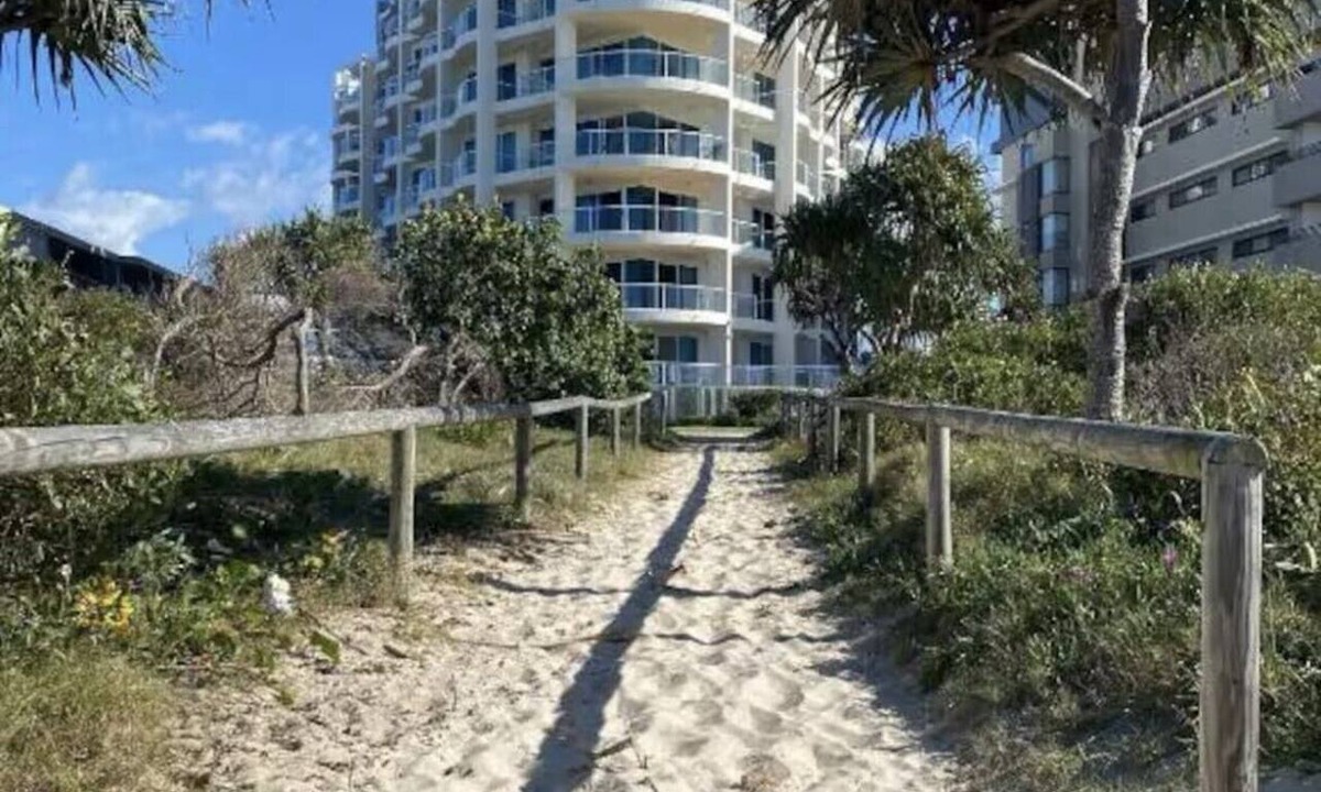 Palm Beach Apartment | Beachfront Studio ~ Azure Beachfront Bliss