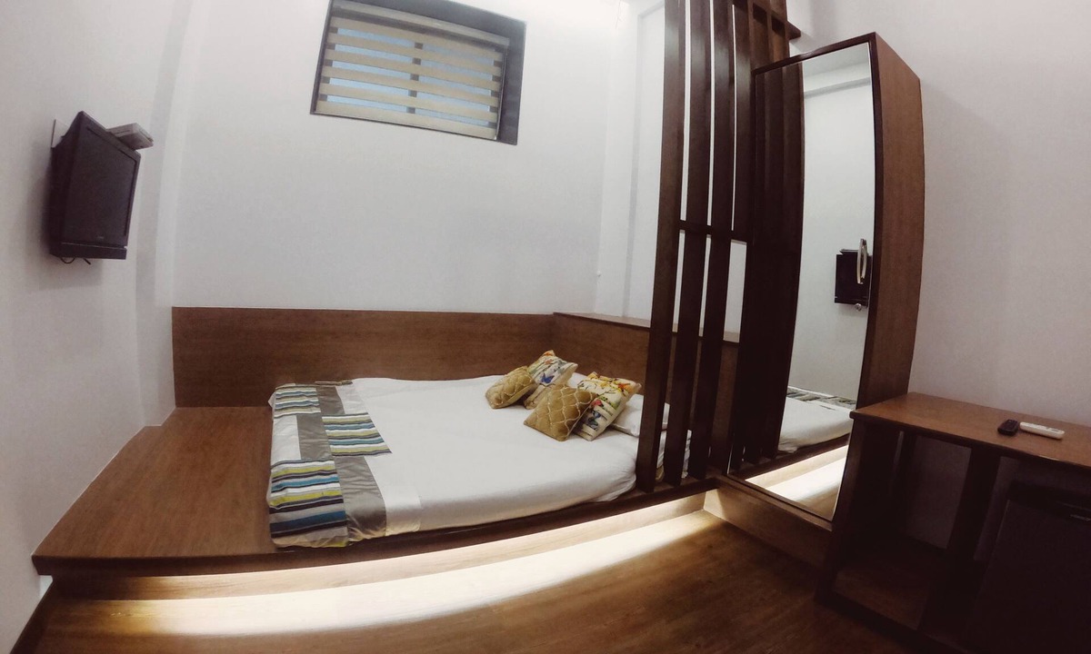 Wellington Pier Hotel | Carlton Hotel