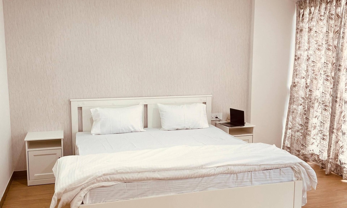 Viman Nagar Apartment | Casa Blanca - Pune Airport - Cozy home stay