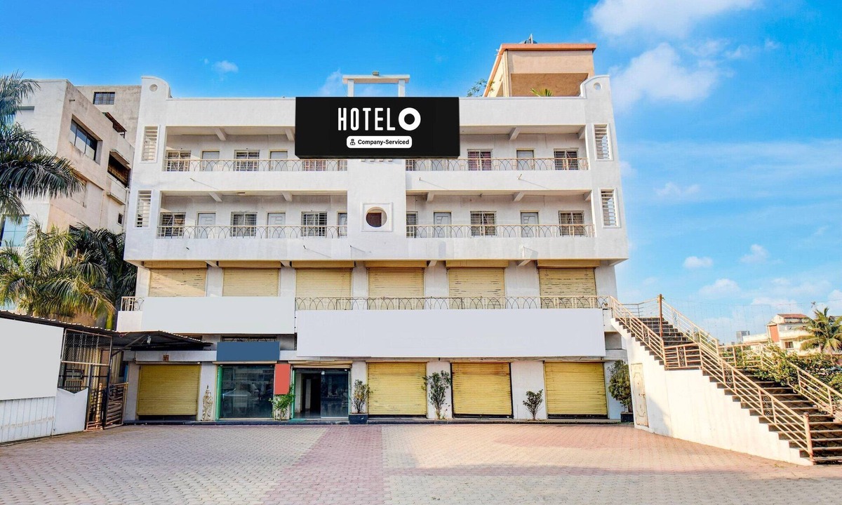 Narayangaon House | Classic with BalconyHotel Galaxy Inn