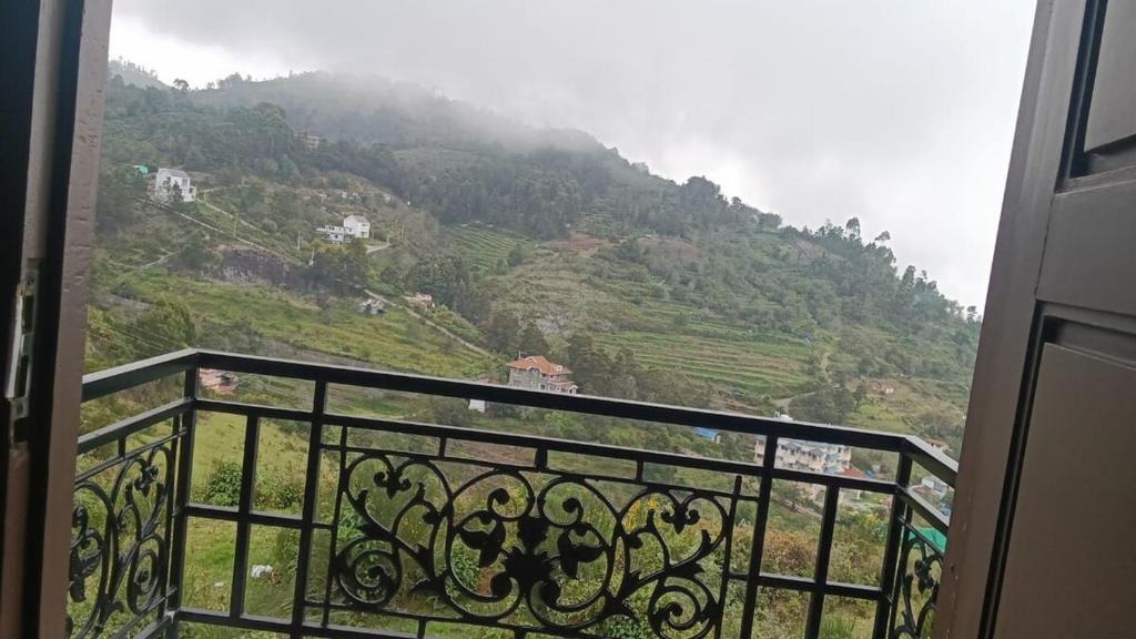 Kodaikanal Villa | close2heaven 3 BHK with a paid full option kitchen