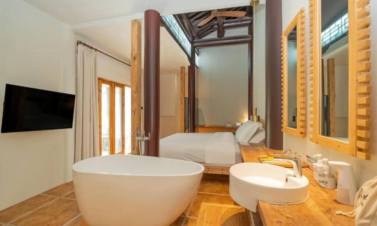 Guangling Qu Hotel | Cloud and Wind