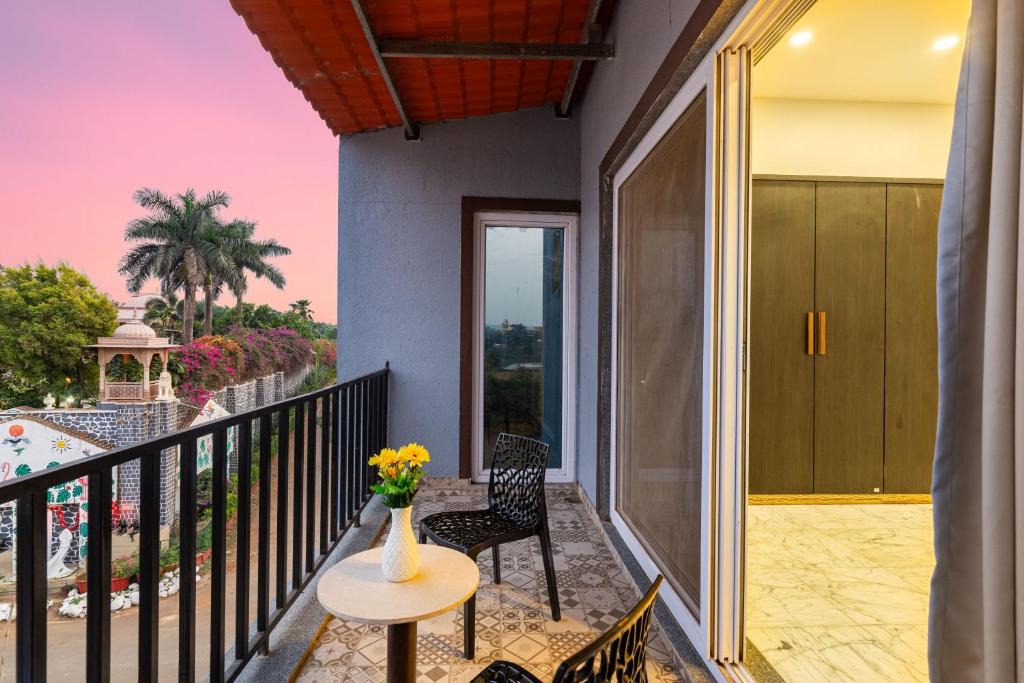 Parshwapuram Hotel | Coastal Cliff