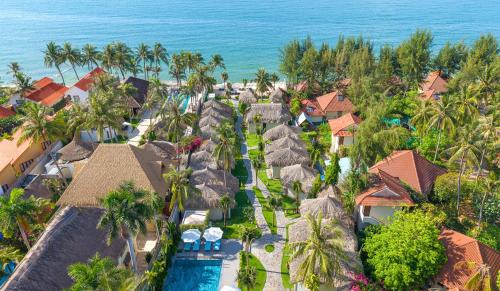Central Mui Ne Beach Resort | Coco Cottage Beachfront Resort
