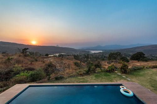 Kadadhe Villa | CosmicStays The Sundown Private Pool Villa near Pawna Lake