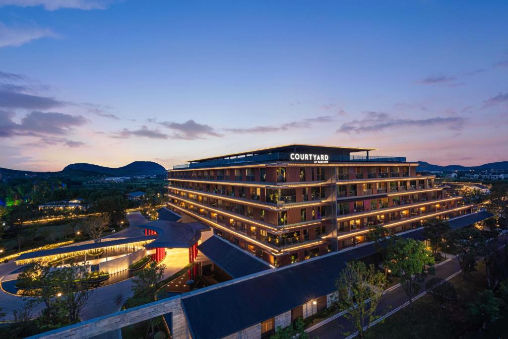 Jiaoxi Hotel | Courtyard by Marriott Changzhou
