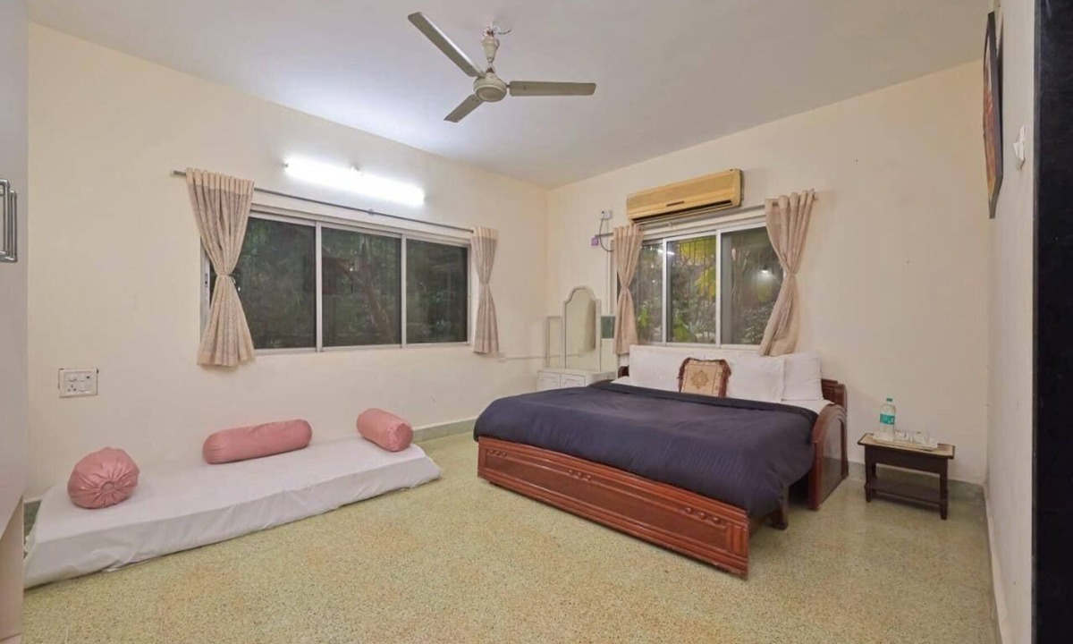 Lonavala Cottage | Cozy 4-bedroom cottage in lovely Lonavala with AC and fitness room