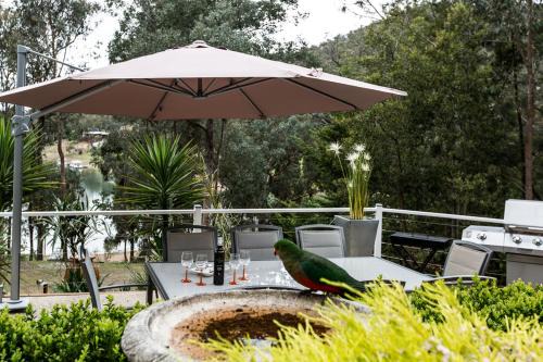 Taylor Bay House | Devinegetaway
