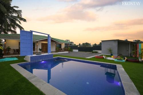 Awas Villa | EKOSTAY - Blue Door Villa