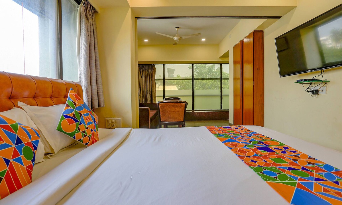 Vile Parle East Hotel | Fabexpress Jayshree