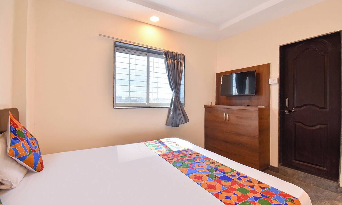 Hadapsar Hotel | Fabhotel Fortune Inn I