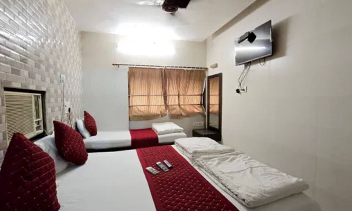 Bandra West Hotel | Fabhotel Kamal
