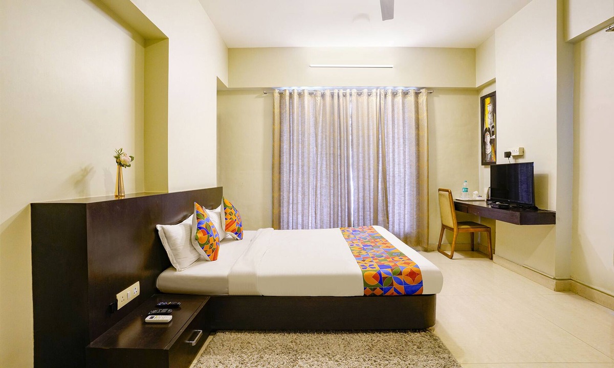 Bandra East Hotel | FabHotel Mumbai Corporate Apartments Bandra