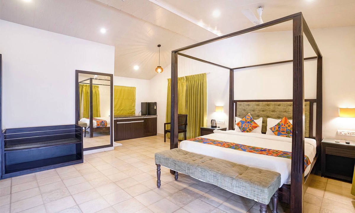Sainagar Hotel | FabHotel Nature’s Nest In - Nr. Candolim Beach