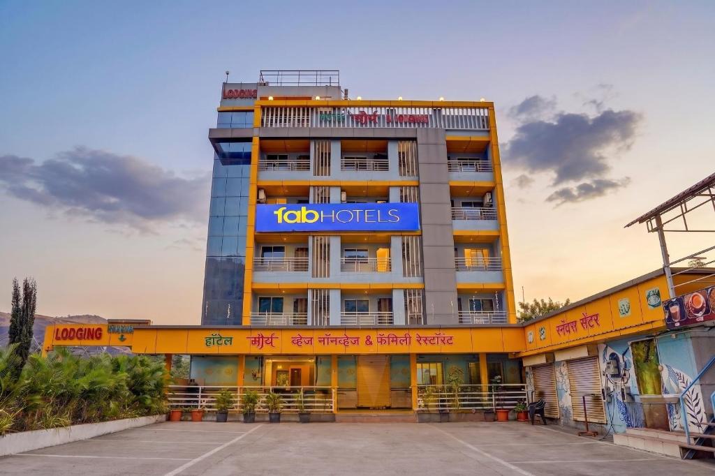 Pune Hotel | FabHotel Raj