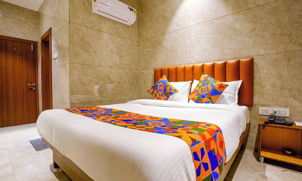 Andheri Hotel | Fabhotel Sarah Inn