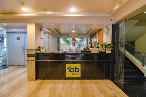 Wakad Hotel | FabHotel SR Wakad - Nr Mall of Millenium