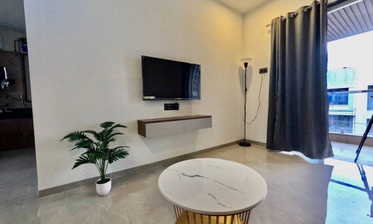 Pimpri - Chinchwad Condo | Finch Hideaway: 2BHK AC Flat in Pimple Nilakh