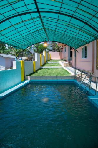 Yercaud Hotel | Garden Woods - 4BHK Villa With Private Swimming Pool