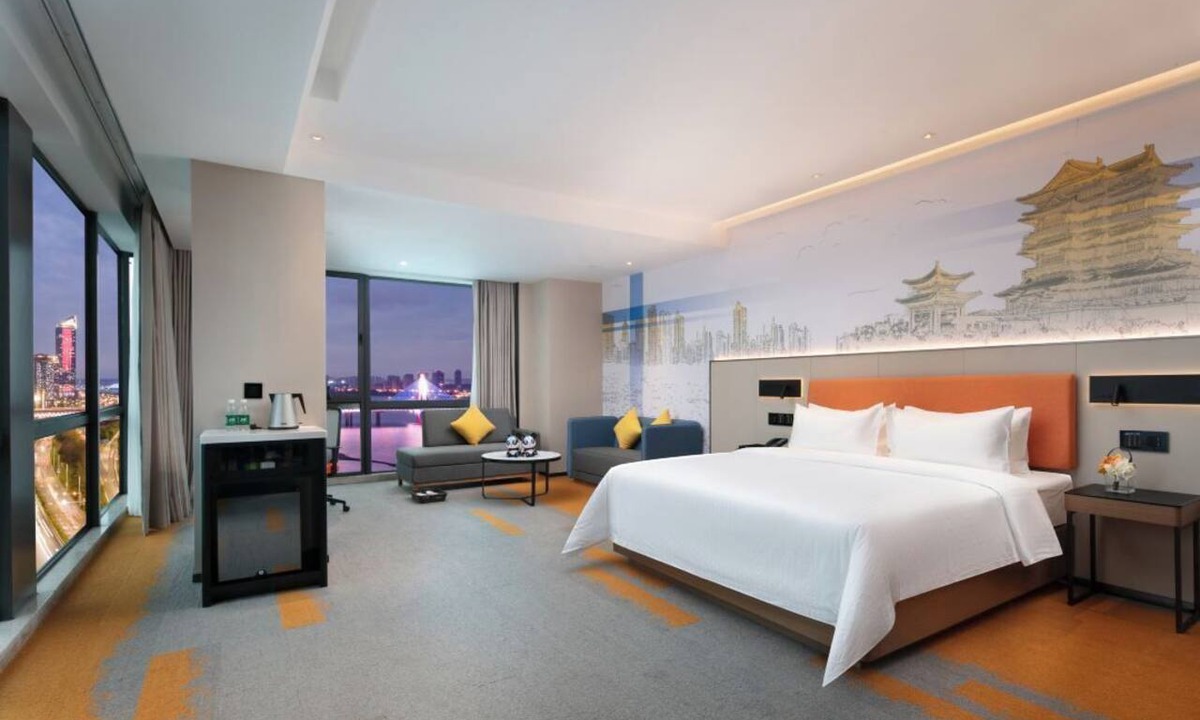 Xihu Hotel | Hampton by Hilton Chaoyang Certer