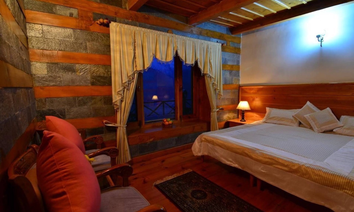 Mohal Hotel | Himalayan Kothi Kais