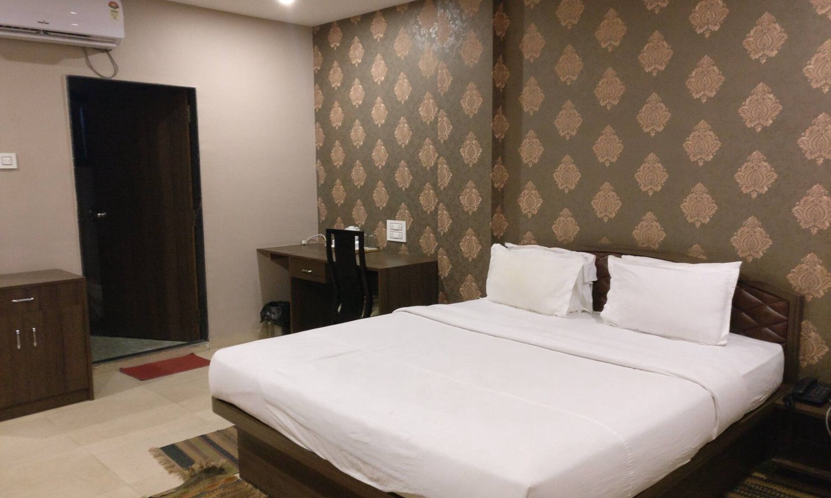 Maliwada Hotel | Hiranya Resorts