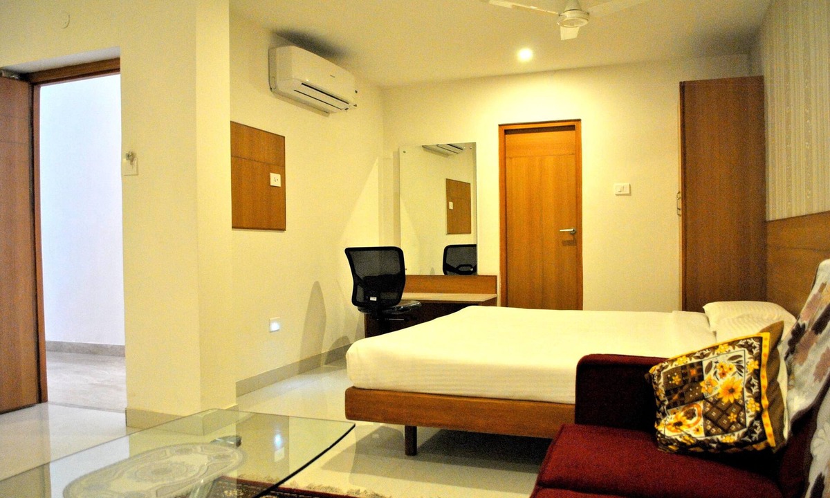 Ram Nagar Hotel | Hotel Apple Park