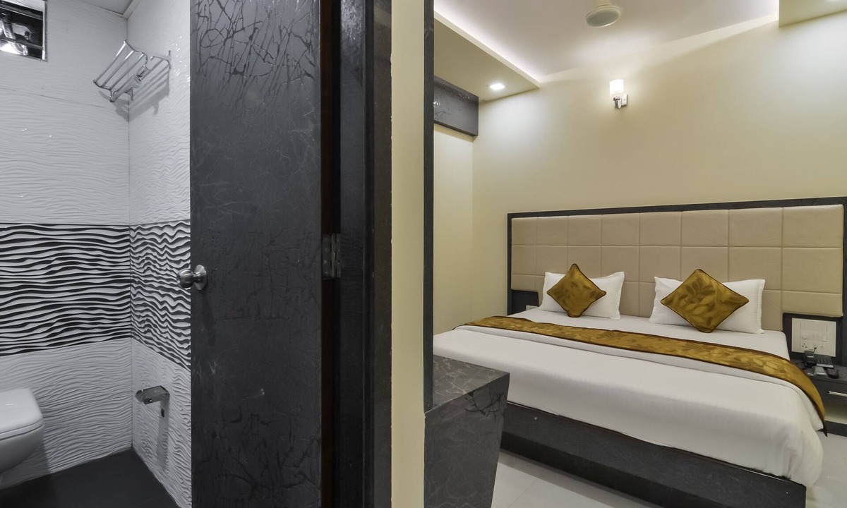 Dadar East Hotel | Hotel Aroma