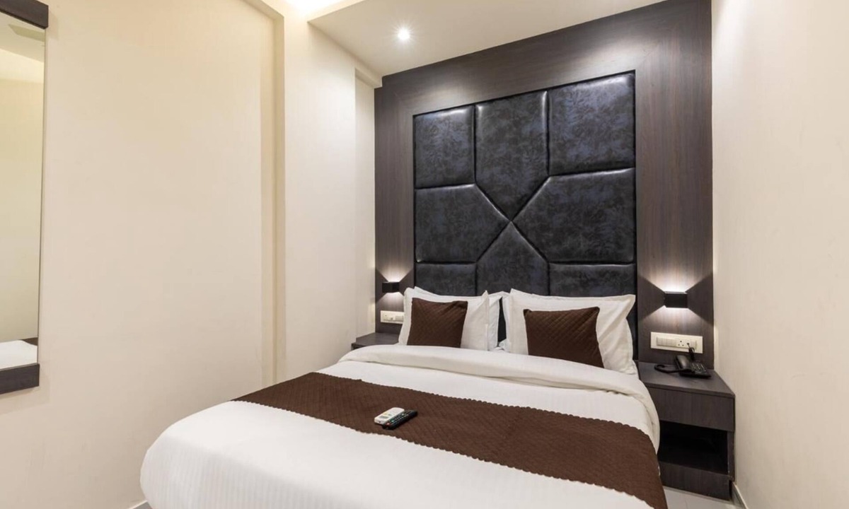 Borivali West Cabin | Hotel Artilla Borivali