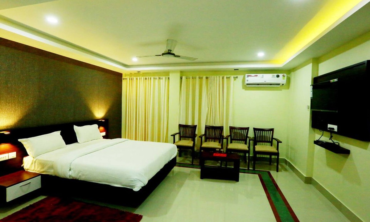 Kuppaayil Hotel | Hotel Brahmaputhra
