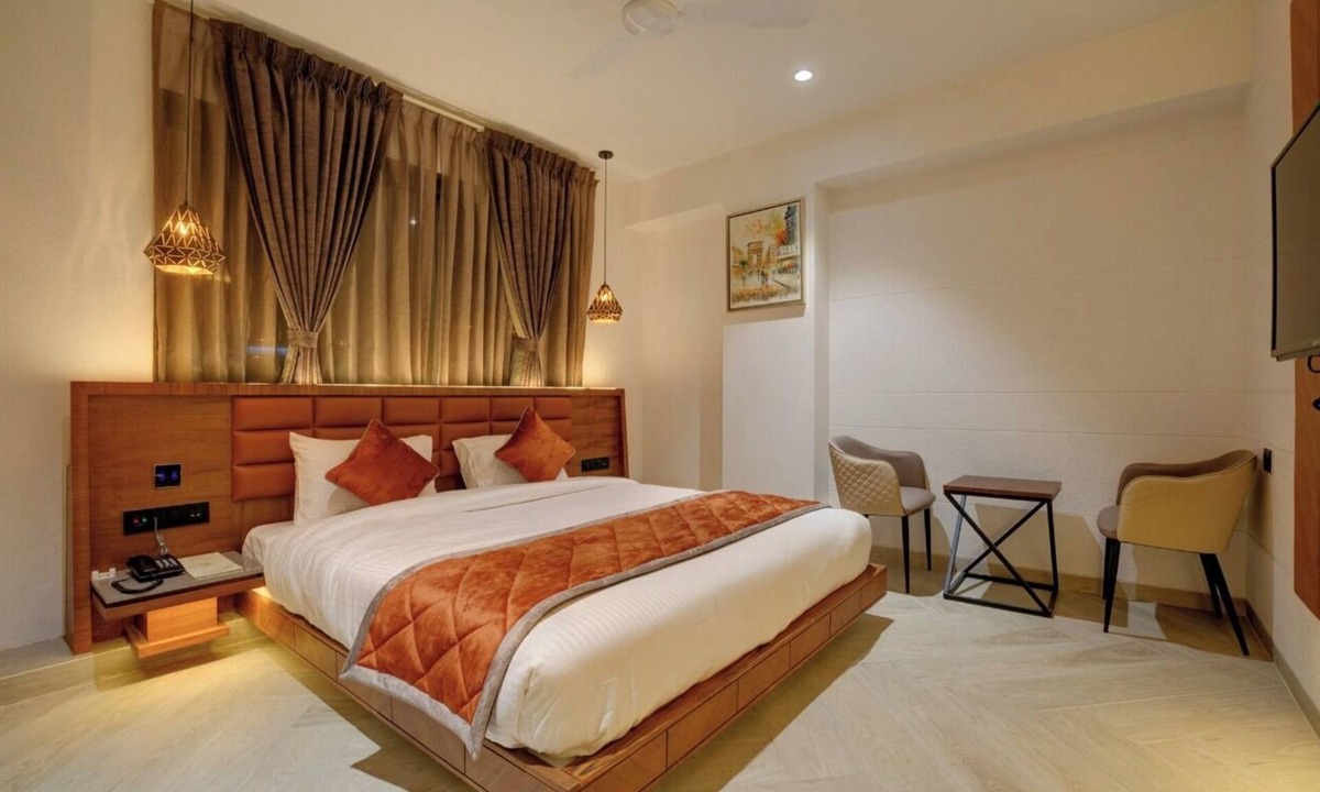Surat Hotel | Hotel Diamond 26