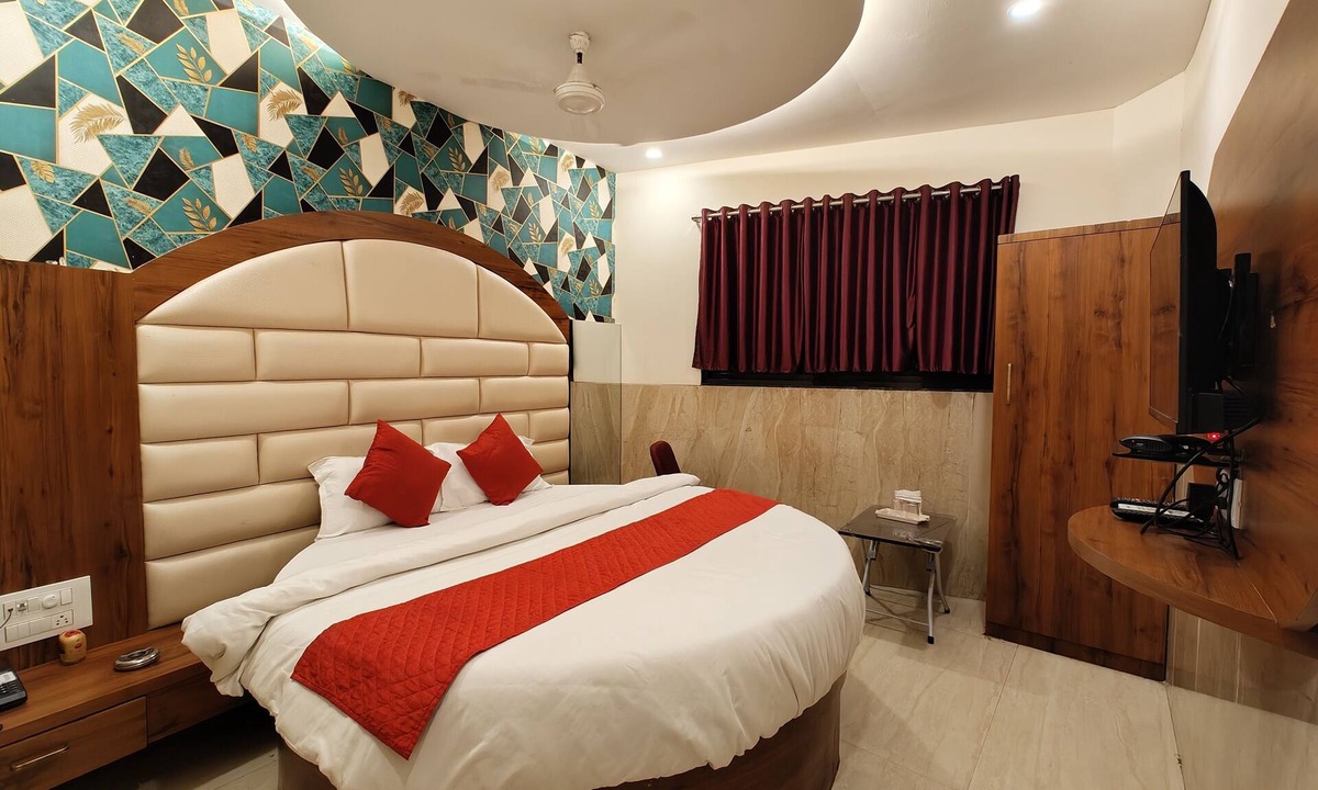 Kurla West Hotel | Hotel Dream Palace Residency