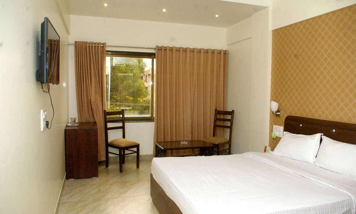 Ahmednagar Hotel | Hotel Gulmohar Pride