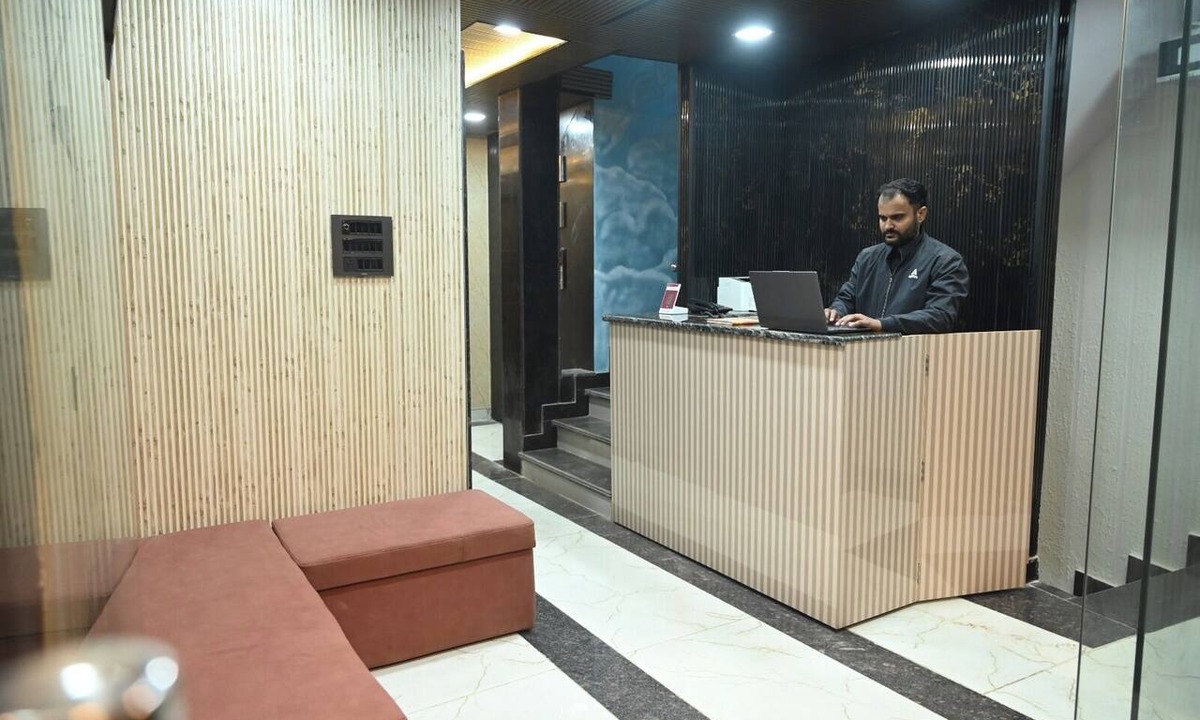 Jhusi Hotel | Hotel Kumar Continental