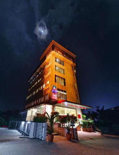 Adoor Hotel | Hotel Lals Residency, Adoor