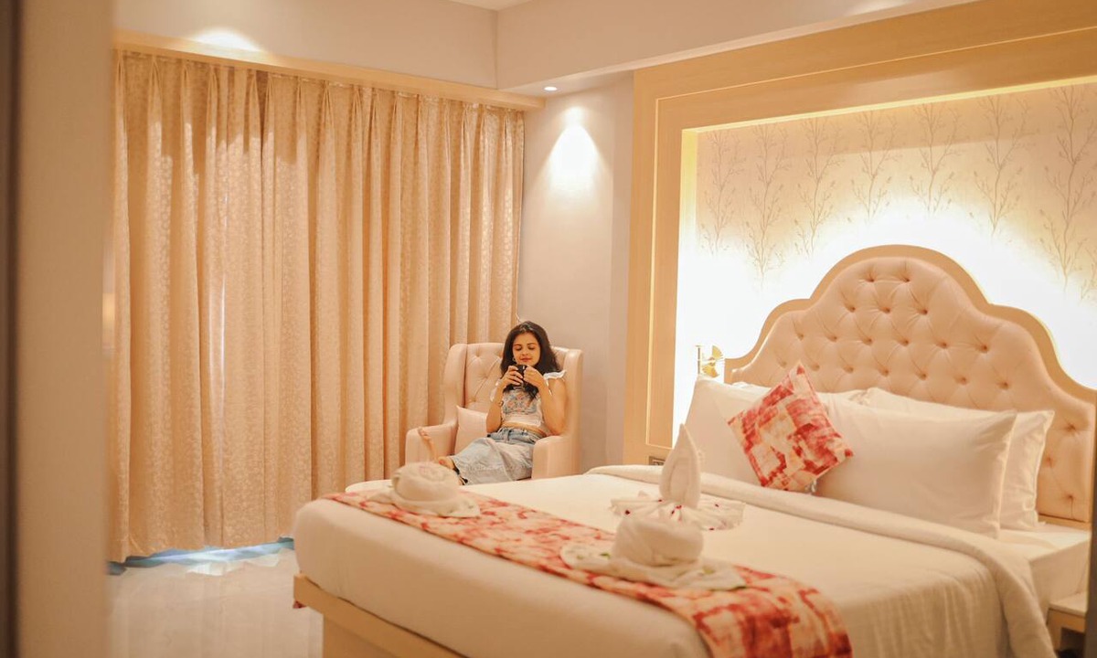 Mumbai Hotel | HOTEL MUMBAI HOUSE DIGHA AIROLI
