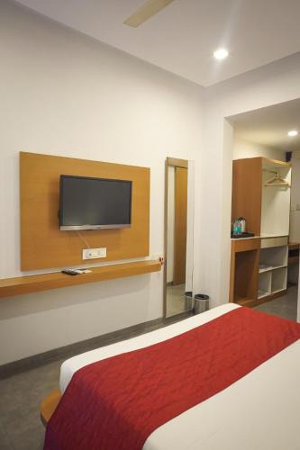 Mahalunge Ingale Hotel | Hotel Paradise